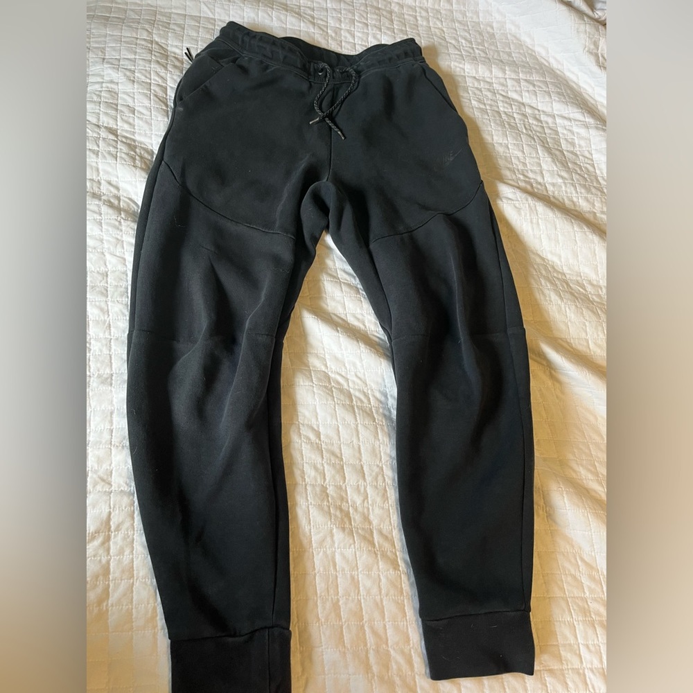 Nike Tech Fleece Black Sweatpants!